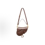 DIOR Saddle stirrup D-shaped pendant adjustable and detachable shoulder strap saddle bag, single-shoulder crossbody handbag, women\'s bull blood color