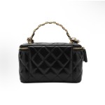 CHANEL 23S diamond-patterned leather chain, gold metal hand, bill of lading shoulder bag, crossbody bag, black handbag