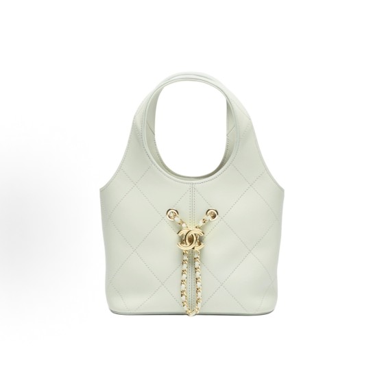 CHANEL 26P Double C Logo leather chain diamond pattern design calfskin with gold metal handbag, small size for women, white