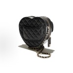 CHANEL leather chain gold buckle chain diamond-shaped heart bag, heart bag, crossbody single-shoulder bag, mini black