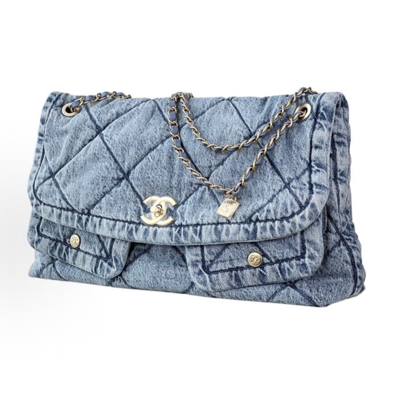 CHANEL Double C Logo diamond-patterned leather chain-linked denim single-shoulder bag for women, light blue