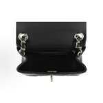 CHANEL 23C Early Spring Gold buckle resin black and white square chain shoulder strap leather chain-through lambskin lid bag crossbody single-shoulder bag mini women\'s black style