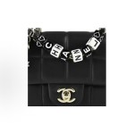 CHANEL 23C Early Spring Gold buckle resin black and white square chain shoulder strap leather chain-through lambskin lid bag crossbody single-shoulder bag mini women\'s black style