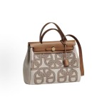 HERMES Herbag Zip 24 Gold buckle single-shoulder crossbody handbag 24 Unisex Couple style Beige